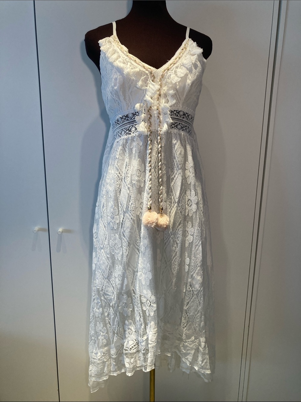 Cupshe White Lace Maxi high low Dress with Tassel Detail S